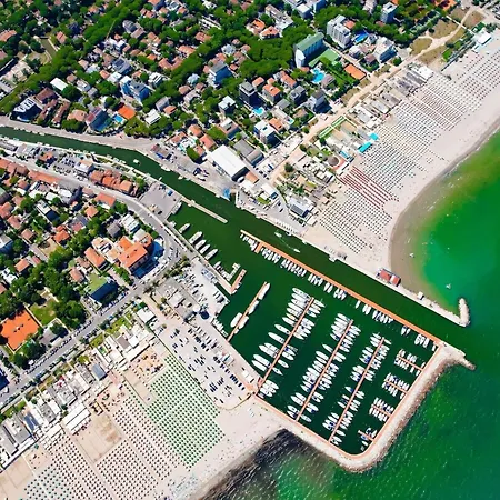 Raffaella 3* Cervia