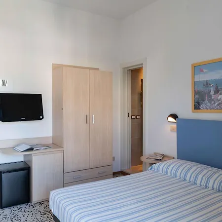 Raffaella Hotel 3*