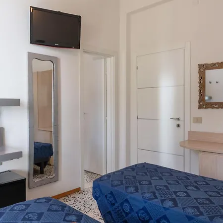 Raffaella Hotel 3*